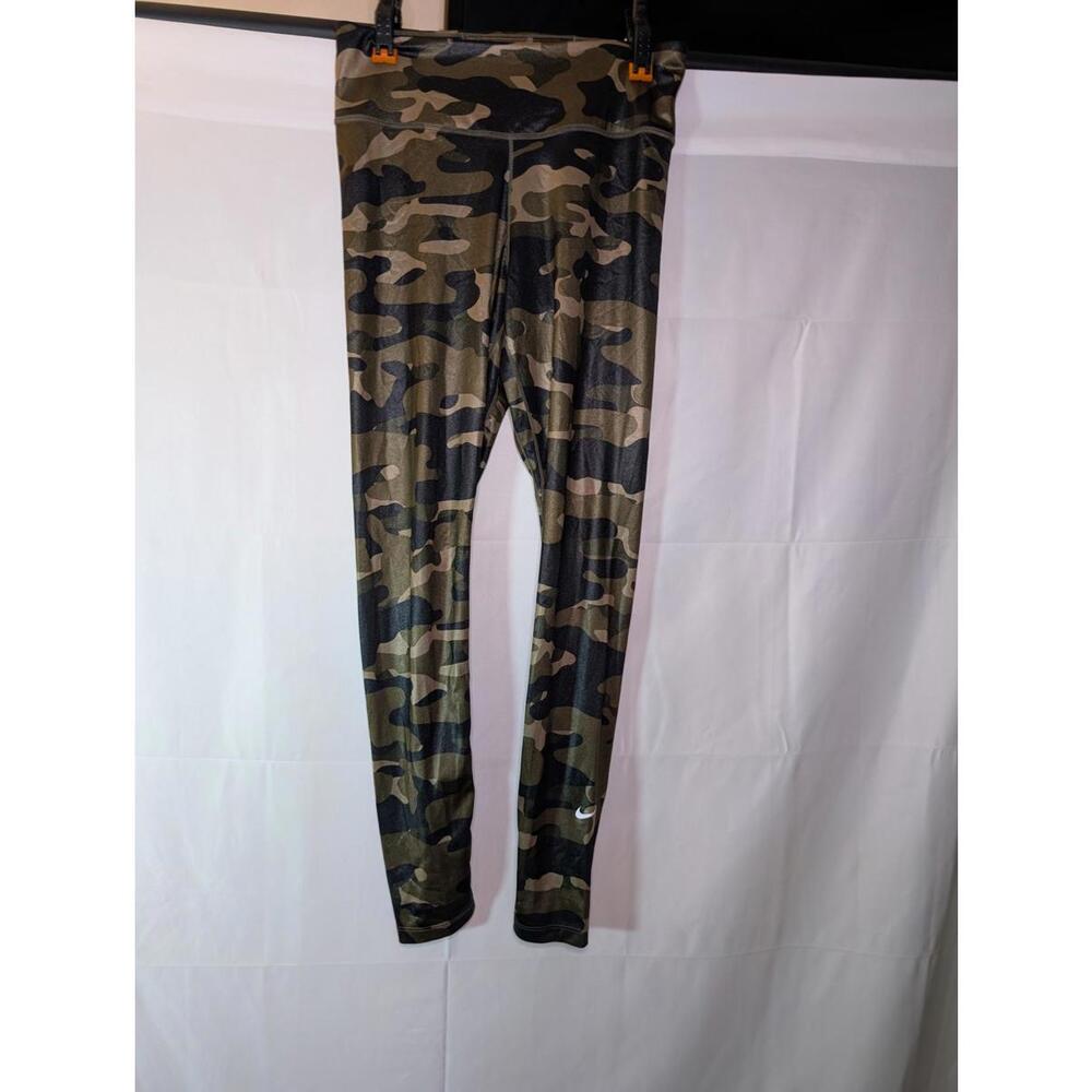 Nike Dri-FIT Women's Medium Camouflage Leggings